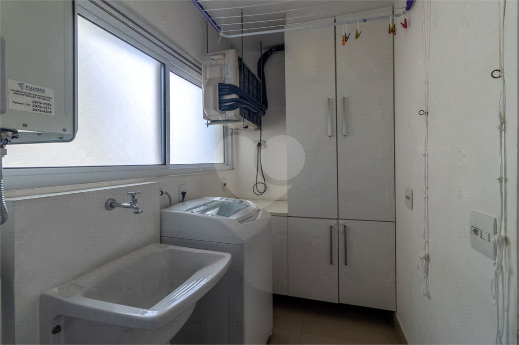 Apartamento à venda com 3 quartos, sendo 1 suíte, em Campo Belo, São Paulo, SP