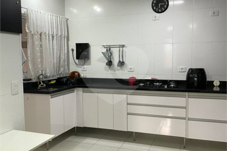 Casa à venda com 3 suítes no condomínio Tamboril, São Paulo - SP