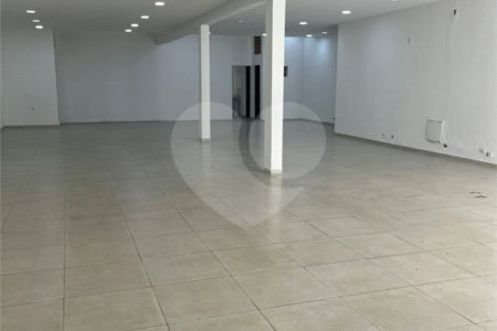 Salão para alugar em Vila Romanópolis, Ferraz de Vasconcelos, SP