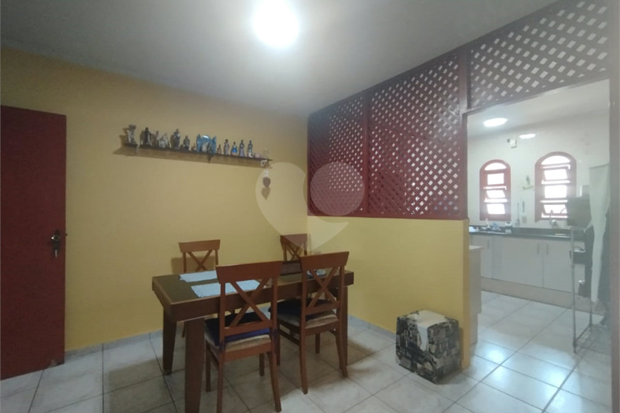 Sobrado à venda com 3 quartos em Vila Irmãos Arnoni, São Paulo, SP