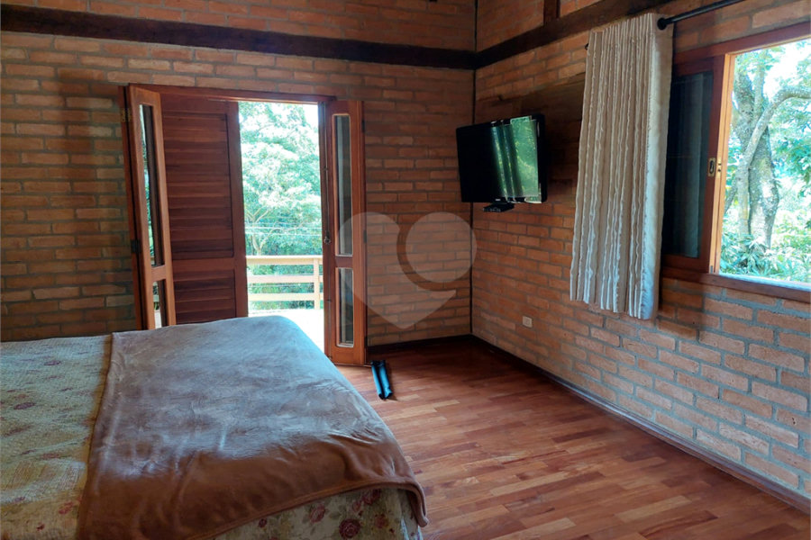 Casa à venda com 3 suítes em Roseira, Mairiporã, SP