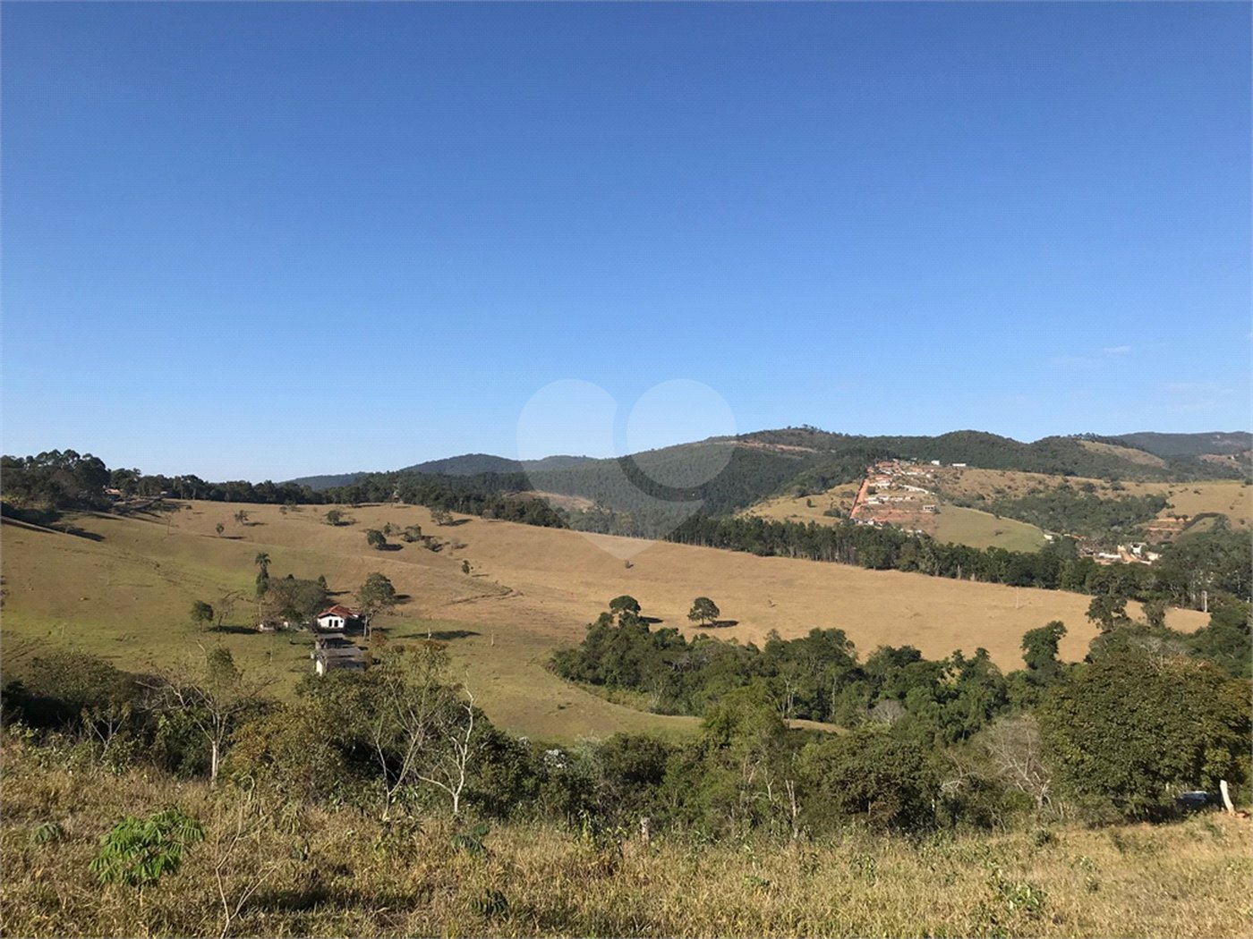 Fazenda à venda com 3 quartos em Cachoeirinha, Bom Jesus dos Perdões, SP