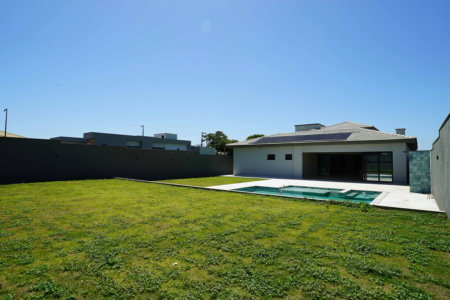 Casa à venda com 4 suítes no condomínio Gramado Park Residencial, Álvares Machado - SP