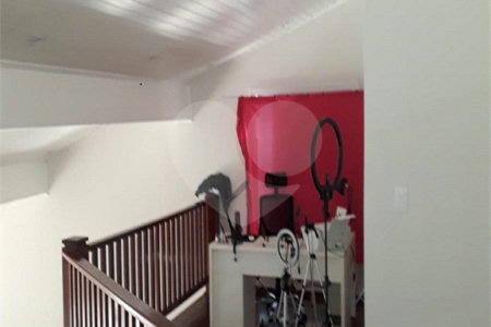 Sobrado à venda com 4 quartos, sendo 3 suítes, em Vila Mazzei, São Paulo, SP