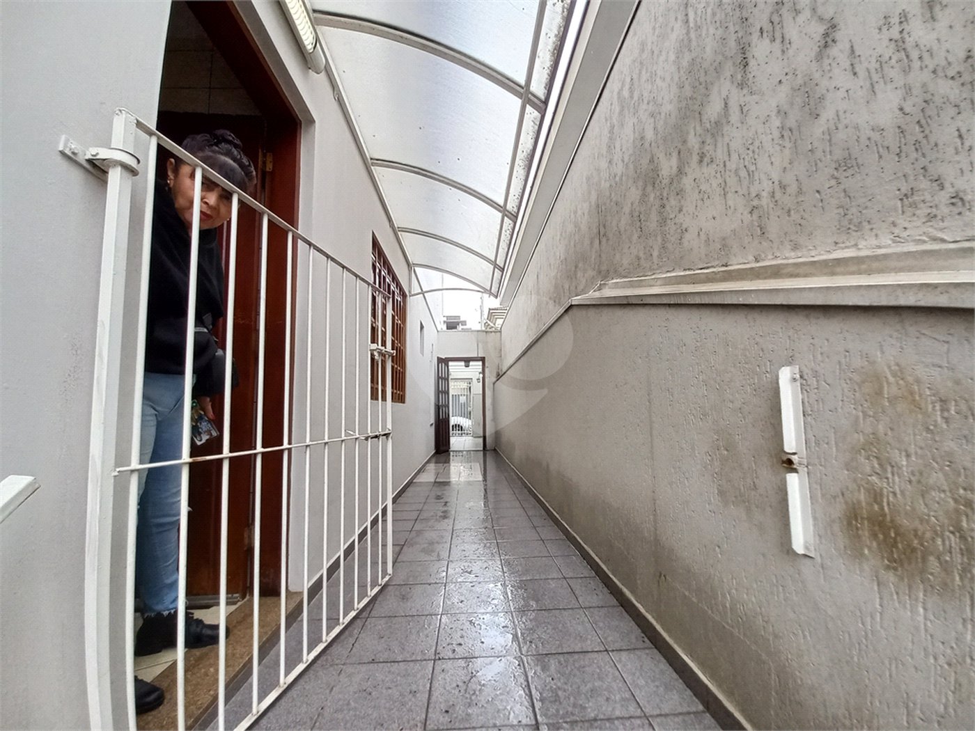 Sobrado à venda com 4 quartos, sendo 3 suítes, em Cidade São Francisco, São Paulo, SP
