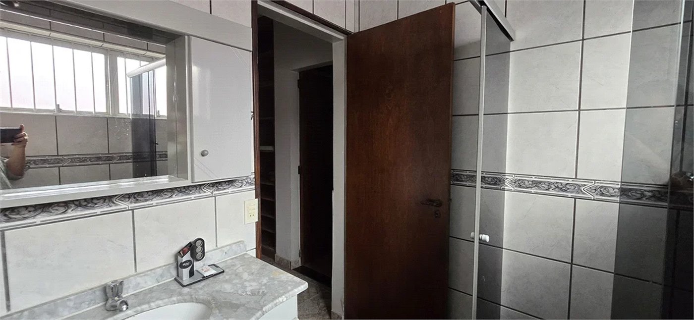 Casa à venda com 3 quartos, sendo 1 suíte, em Lar São Paulo, São Paulo, SP