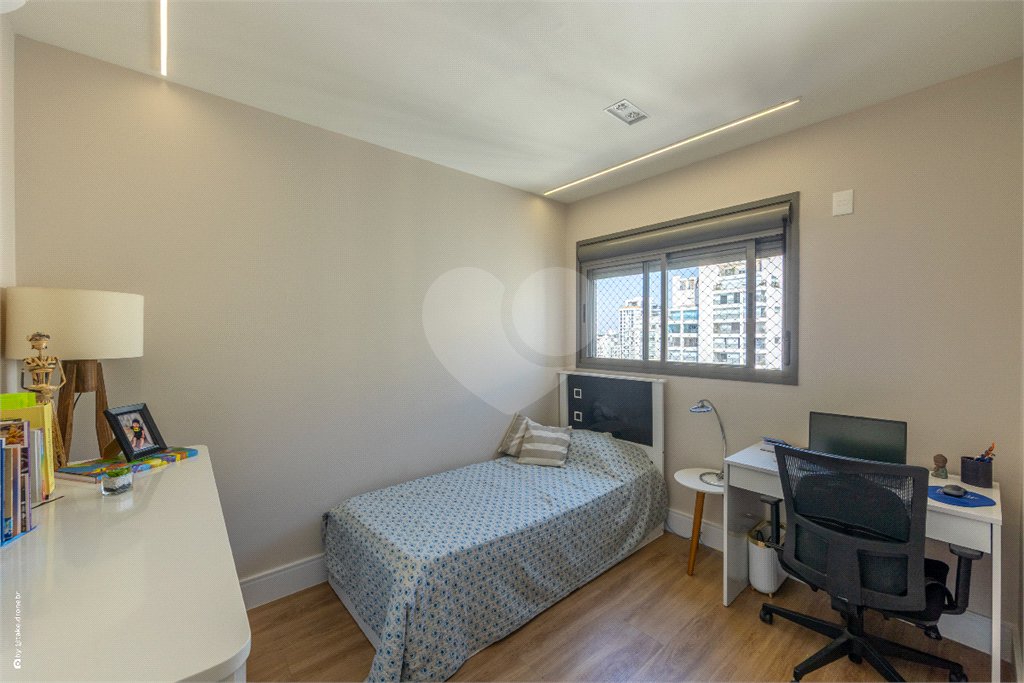Apartamento à venda com 4 quartos, sendo 2 suítes, em Campo Belo, São Paulo, SP