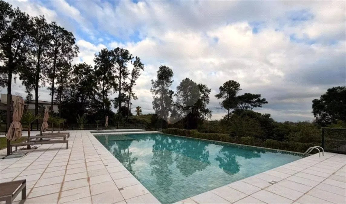 Terreno à venda no Condomínio Jardim Villa Sapezal, em Indaiatuba (Chácara Alvorada) — R$ 580.000,00 - Terreno com 360m² de área total (12x30), o terreno é plano e está localizado na entrada do condominio,O Jardim Villa Sapezal conta com infraestrutura completa, ruas largas e pavimentadas, portaria