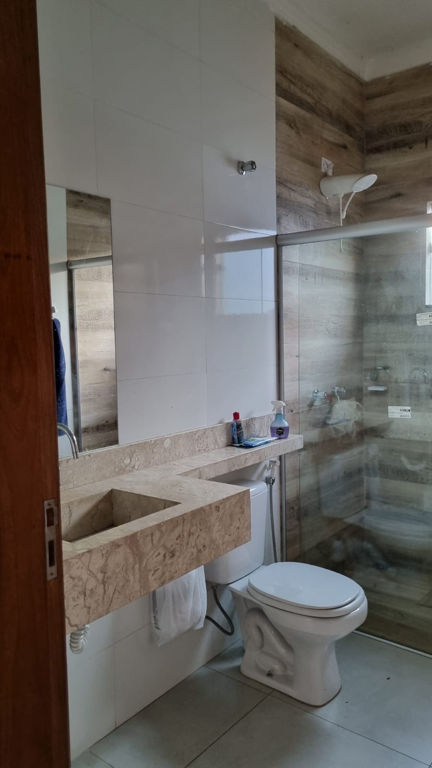 Sobrado à venda com 3 quartos, sendo 1 suíte,  em Jardim Alvorada, Três Lagoas, MS