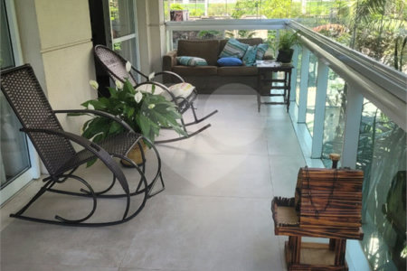 Apartamento à venda com 3 quartos, sendo 2 suítes, em Vila Uberabinha, São Paulo, SP