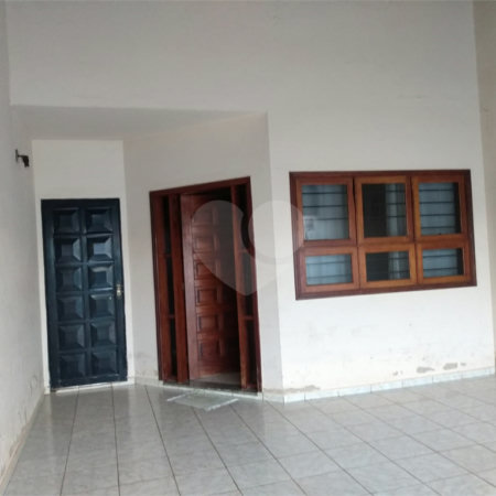 Casa à venda com 3 quartos, sendo 1 suíte,  em Vila Oliveira, Itapetininga, SP