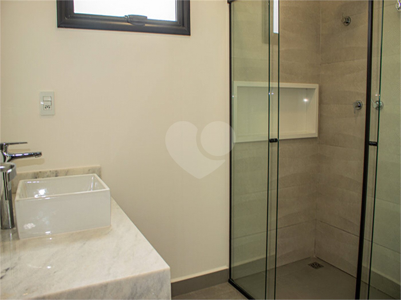 Casa à venda com 3 suítes no condomínio Residencial Central Parque, Salto - SP