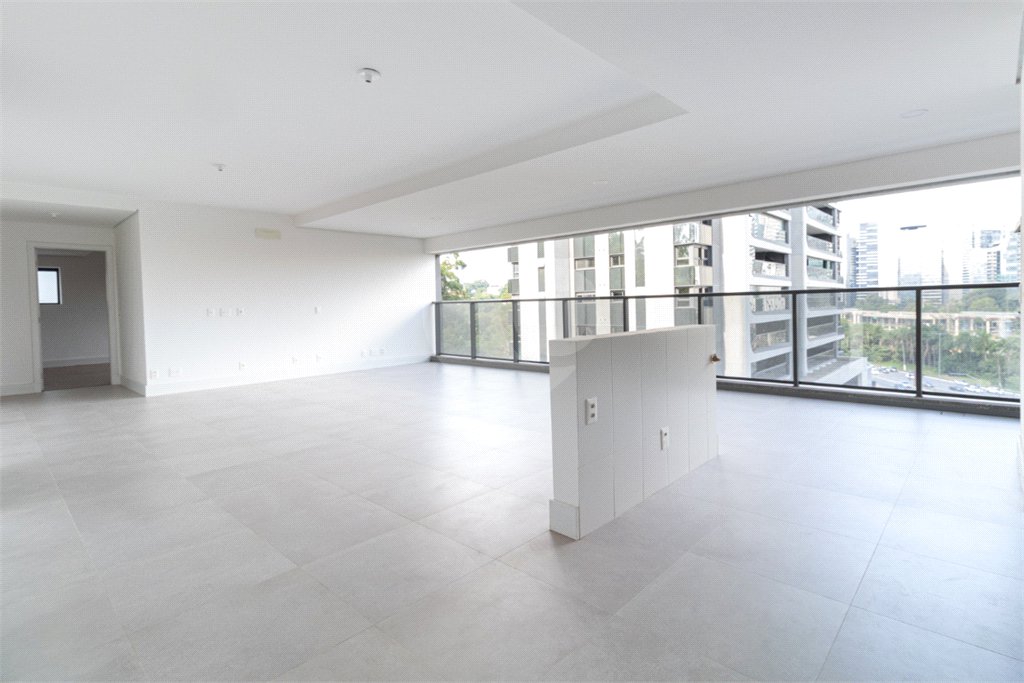 Apartamento à venda com 2 suítes em Jardim Morumbi, São Paulo, SP
