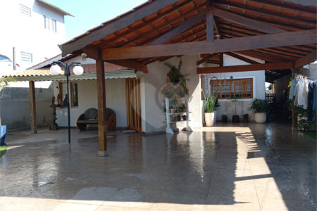 Casa à venda com 4 quartos, sendo 2 suítes,  em Guaxinduva, Atibaia, SP