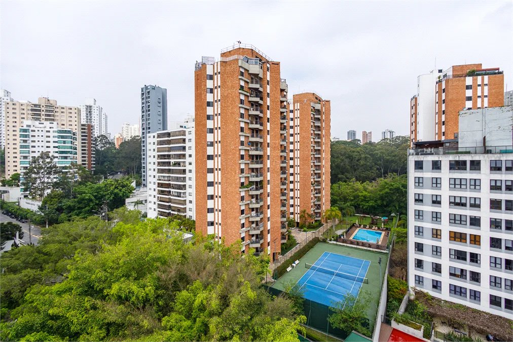 Cobertura à venda com 4 suítes em Vila Suzana, São Paulo, SP