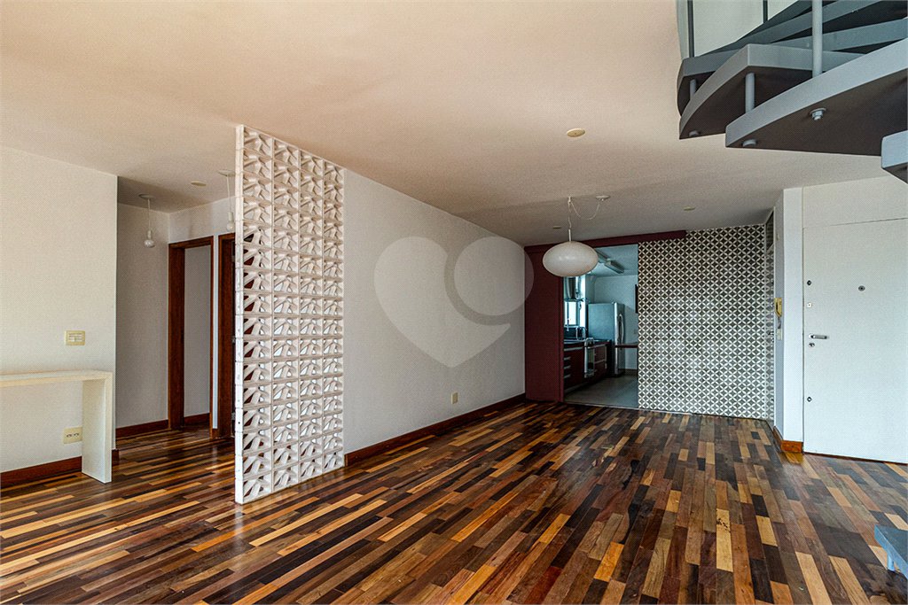 Cobertura à venda ou para alugar com 3 quartos, sendo 2 suítes, em Pinheiros, São Paulo, SP