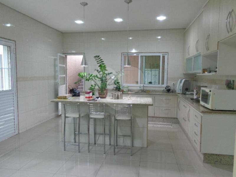 Casa Térrea à venda com 3 suítes em Vila Gustavo, São Paulo, SP