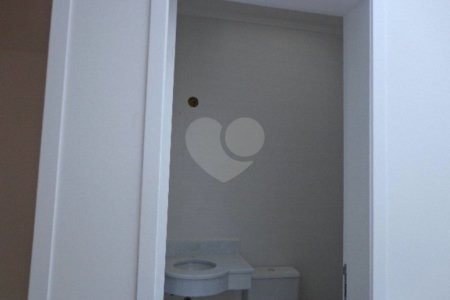 Casa à venda com 3 quartos, sendo 1 suíte,  no condomínio Professor Teot?nio Monteiro de Barros Filho, São Paulo - SP