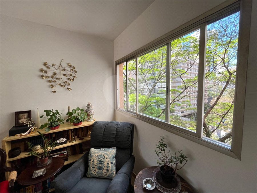 Apartamento à venda com 3 quartos, sendo 2 suítes,  em Jardim Paulista, São Paulo, SP