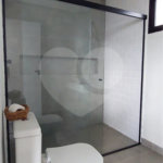 Casa à venda ou para alugar com 4 suítes no condomínio Figueira Garden, Atibaia - SP