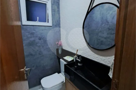 Sobrado à venda com 3 quartos, sendo 1 suíte, em Jardim das Indústrias, São José dos Campos, SP