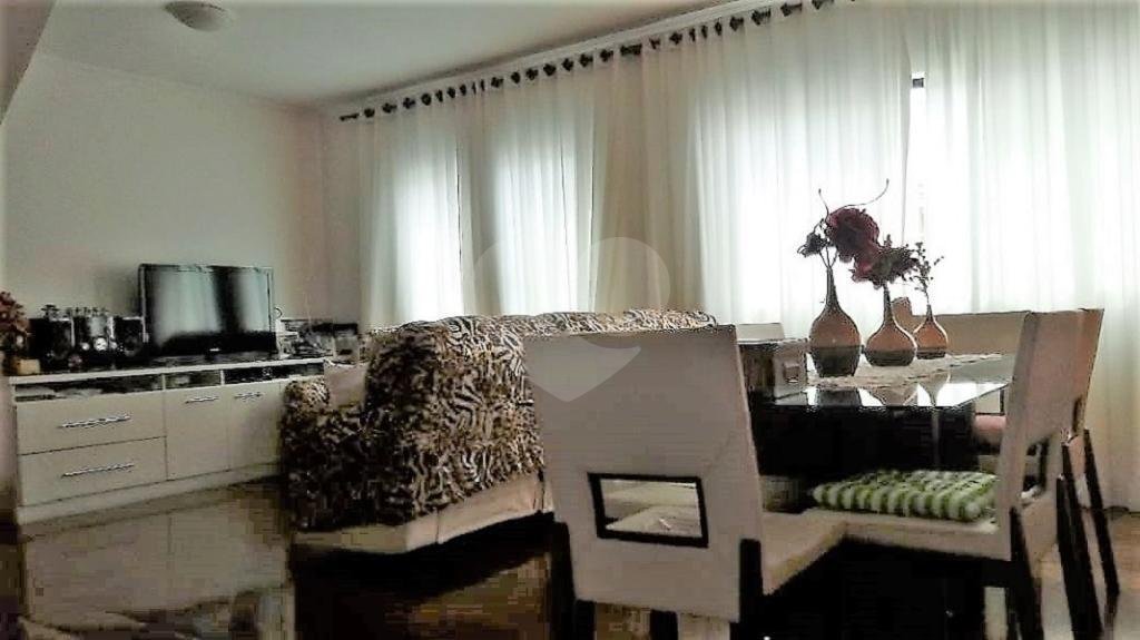 Sobrado à venda com 4 quartos, sendo 2 suítes, em Vila Nivi, São Paulo, SP