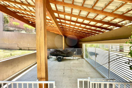Casa à venda com 4 quartos, sendo 3 suítes, no condomínio Vilarejo, Carapicuíba - SP