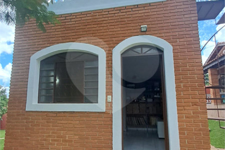 Casa à venda com 3 quartos, sendo 1 suíte, no condomínio Residencial Vale das Laranjeiras, Indaiatuba - SP