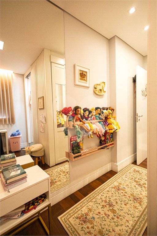 Apartamento à venda com 5 quartos, sendo 4 suítes,  em Parque Reboucas, São Paulo, SP