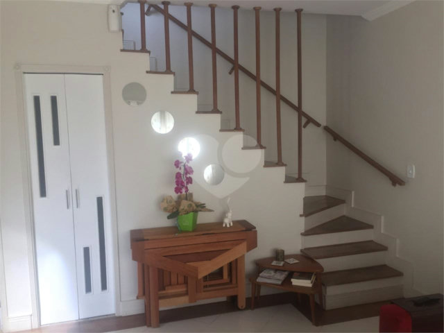 Casa à venda com 2 quartos, sendo 1 suíte,  no condomínio Residencial Vila da Serra, São Paulo - SP