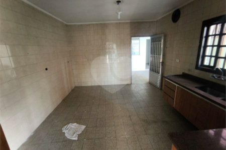 Casa à venda com 3 quartos em Jardim das Esmeraldas, São Paulo, SP