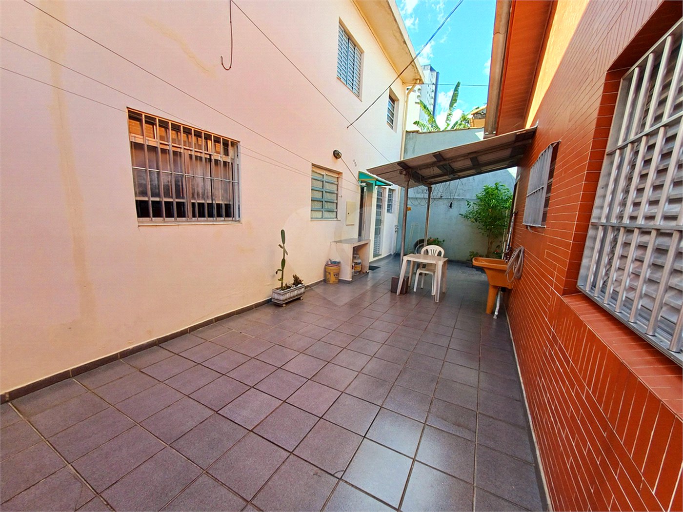 Casa à venda com 4 quartos, sendo 1 suíte, em Vila Paulicéia, São Paulo, SP