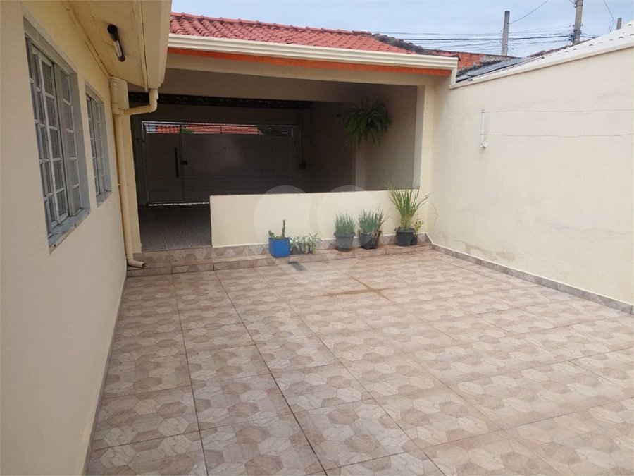 Casa de Vila à venda com 3 quartos em Jardim Santa Cruz, Salto, SP