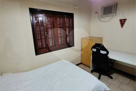 Sobrado à venda com 4 quartos, sendo 1 suíte, em Jardim Regina, Indaiatuba, SP