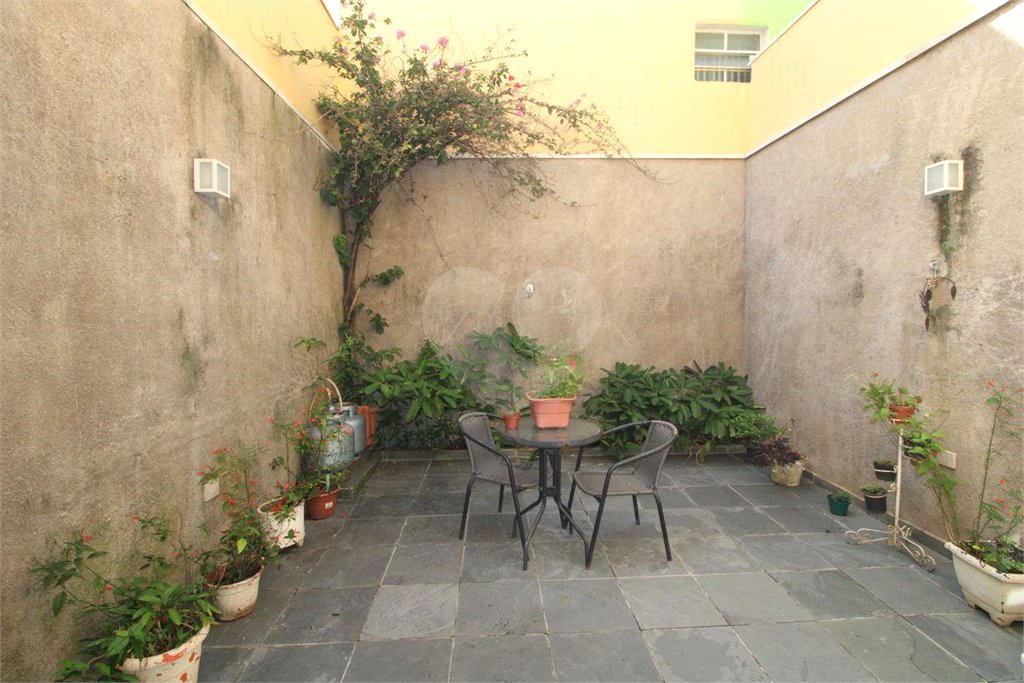 Sobrado à venda com 3 quartos, sendo 1 suíte,  em Jardim Prudência, São Paulo, SP