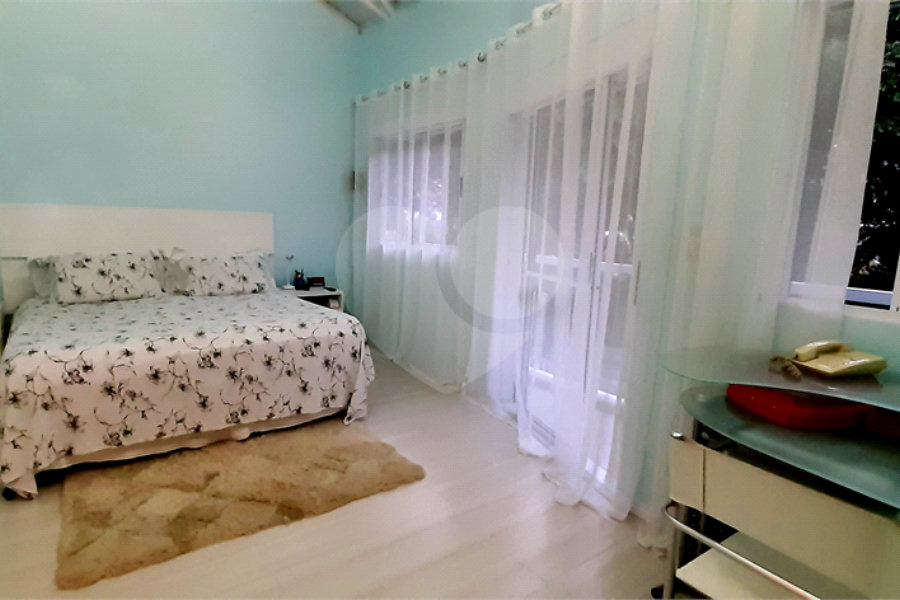 Sobrado à venda com 4 quartos, sendo 2 suítes, em Tremembé, São Paulo, SP