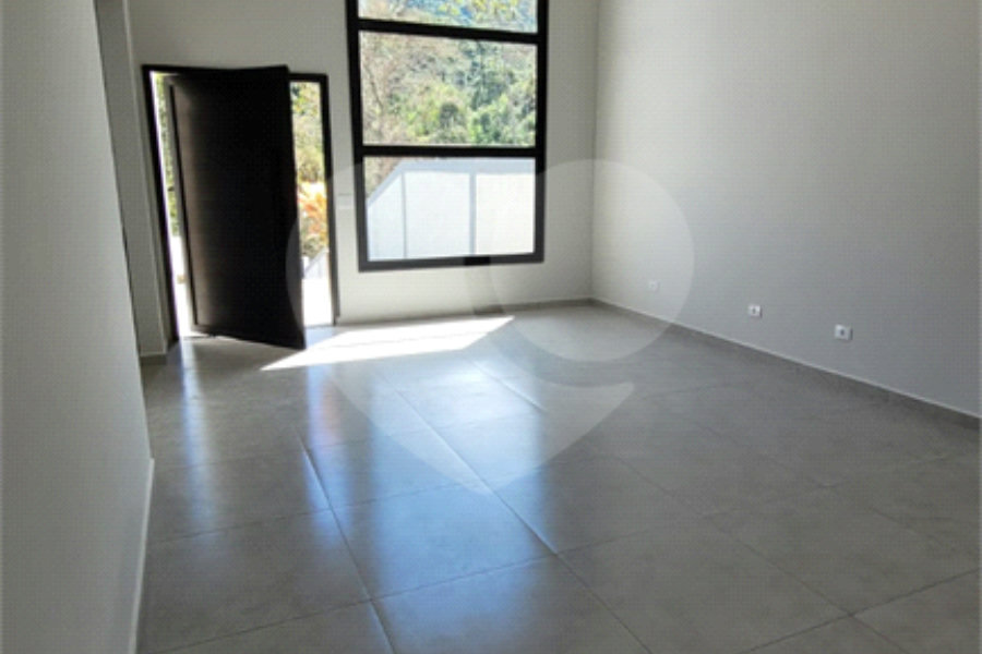 Casa à venda com 3 quartos, sendo 1 suíte, em Pedra Vermelha (terra Preta), Mairiporã, SP
