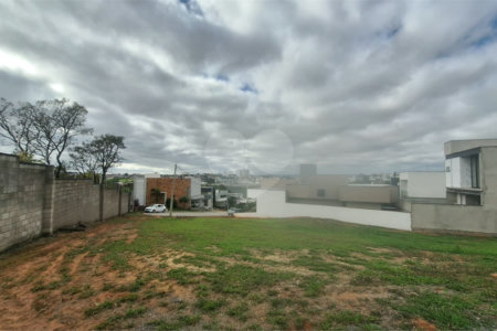 Terreno à venda no condomínio Helena Maria, Sorocaba - SP