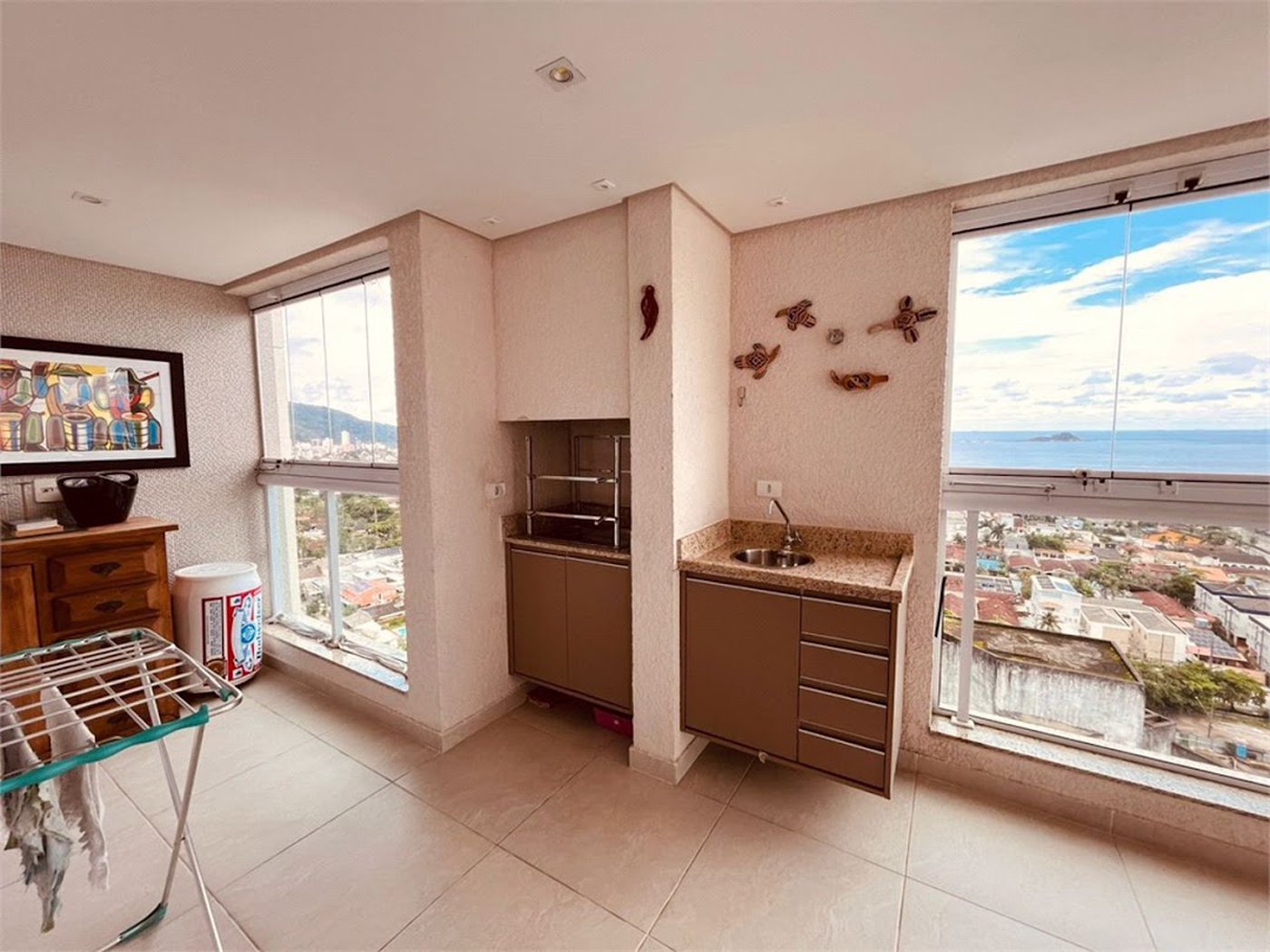 Apartamento Residencial à venda, Jardim Virginia, Guarujá - AP1313.
