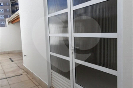 Sobrado à venda com 3 quartos, sendo 1 suíte, em Vila Firmiano Pinto, São Paulo, SP