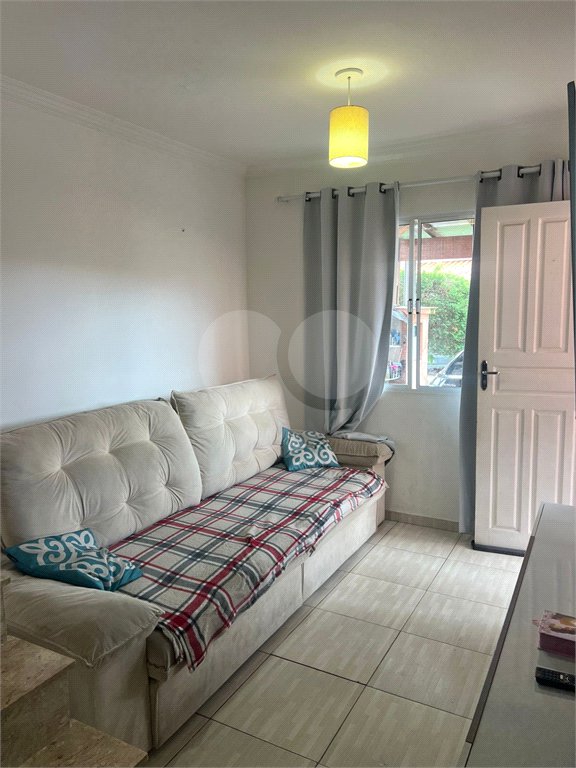 Casa à venda com 2 quartos no condomínio Recanto das Graças, Cotia - SP