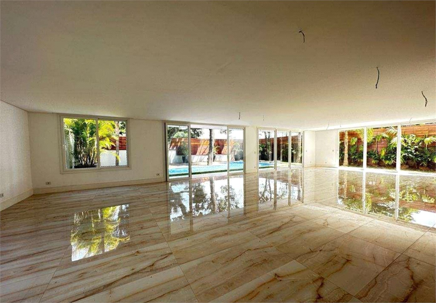 Casa à venda com 4 suítes no condomínio Porto Fino, São Paulo - SP
