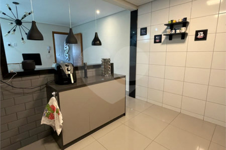 Casa à venda com 3 suítes em Vila Comercial, São Paulo, SP