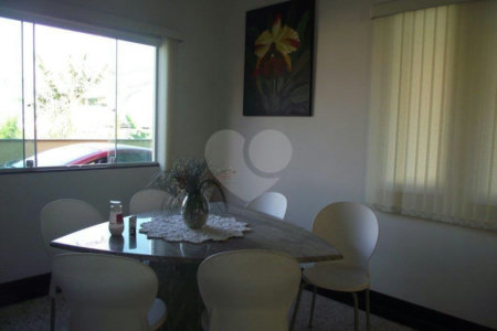 Casa Térrea à venda ou para alugar com 3 quartos, sendo 1 suíte, em Jardim Celani, Salto, SP