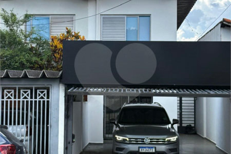 Sobrado à venda com 4 quartos, sendo 1 suíte,  em Vila Sônia, São Paulo, SP