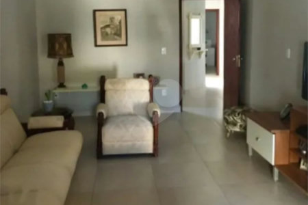Casa à venda com 3 quartos, sendo 1 suíte, em Vila Batista, Bragança Paulista, SP