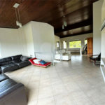 Casa à venda com 4 quartos, sendo 3 suítes, no condomínio Village da Serra, Araçoiaba da Serra - SP