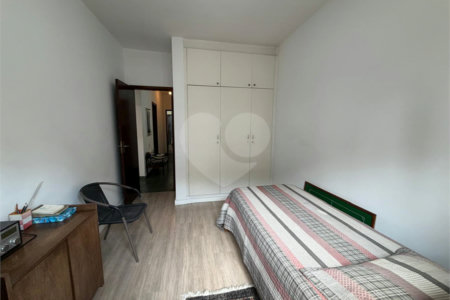 Casa à venda com 4 quartos, sendo 1 suíte, no condomínio Taquaral, São Paulo - SP