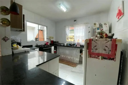 Sobrado à venda com 3 quartos, sendo 2 suítes, em Conjunto Residencial Butantã, São Paulo, SP
