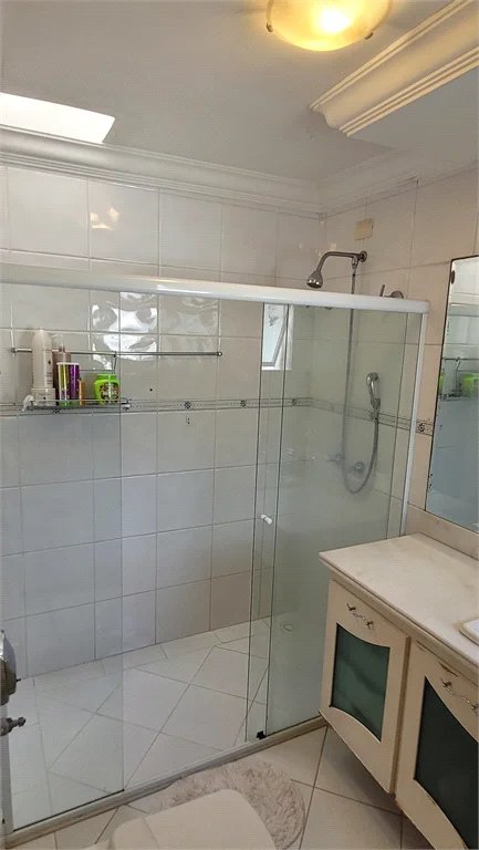Sobrado à venda com 4 quartos, sendo 3 suítes, em Brooklin Paulista, São Paulo, SP